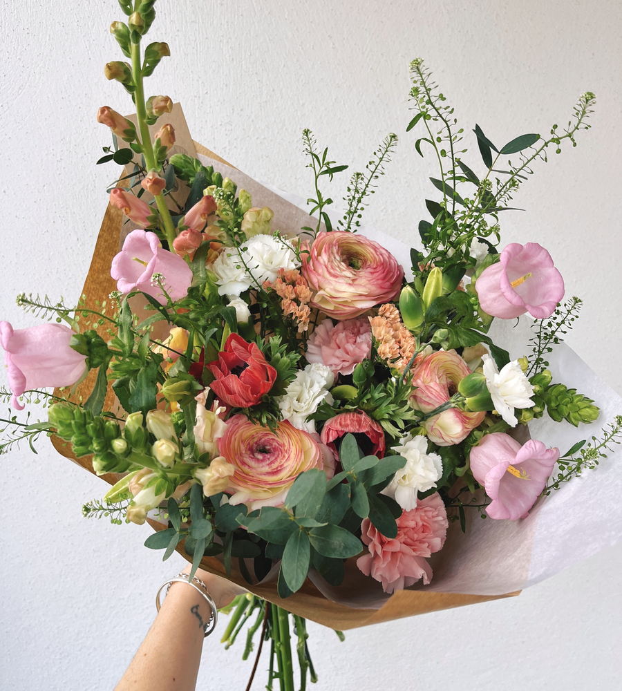 Bouquet de fleurs fraîches saint Valentin - tons rose et vert