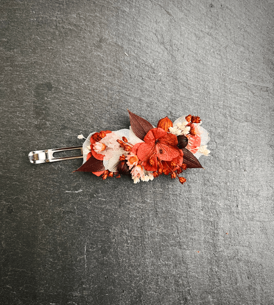 Barrette fleurs séchées ton terracotta et bordeaux