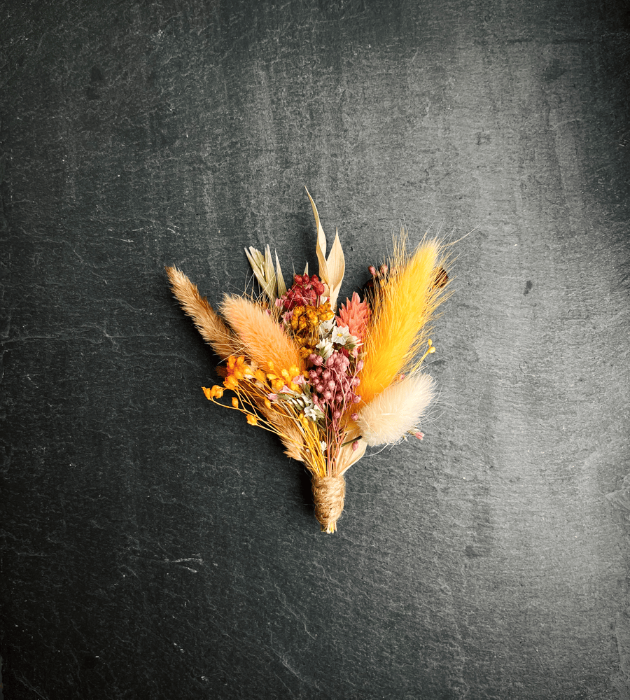 Boutonnière fleurs séchées jaune et orangé